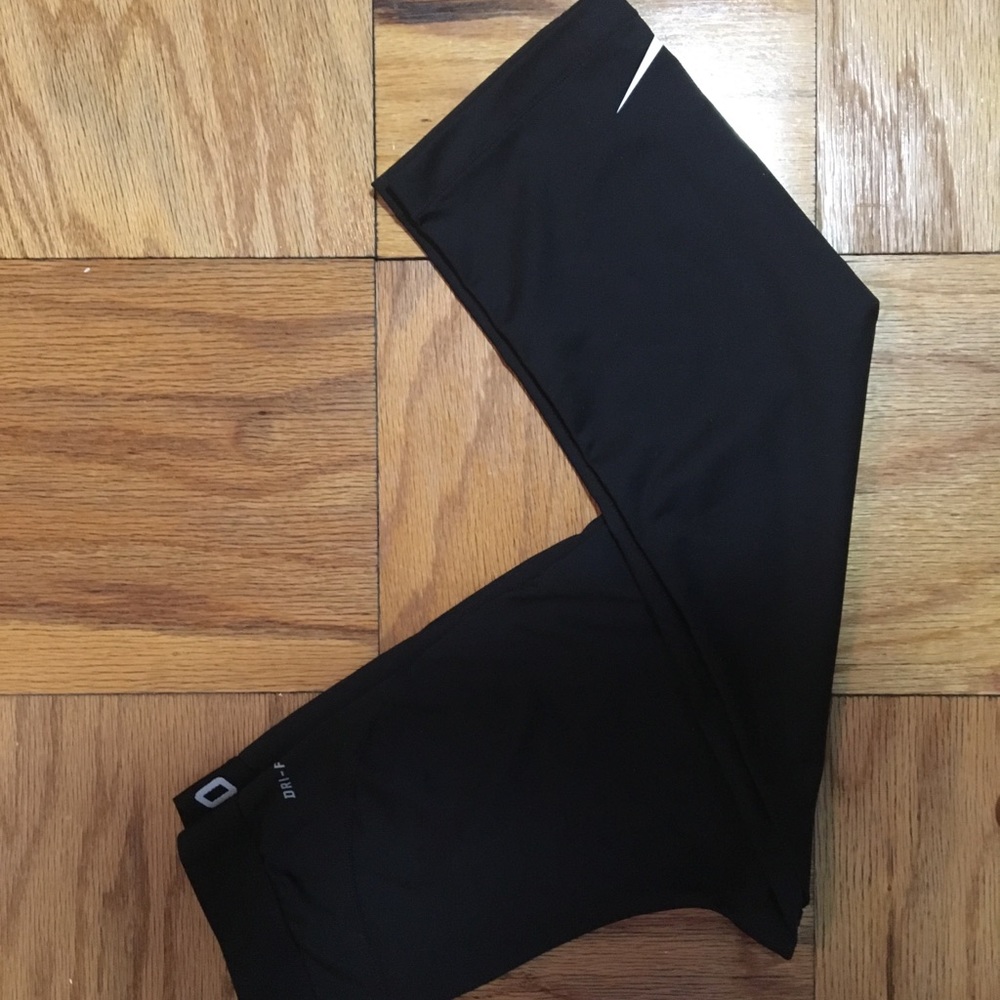 💕Nike Pro Fitted capris